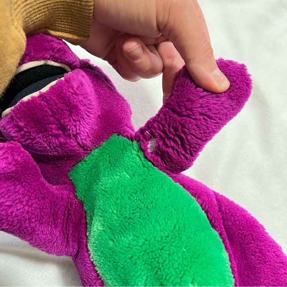 Barney LOT 2 vintage plush 90s. Both are pre owned in good shape - Picture 5 of 9